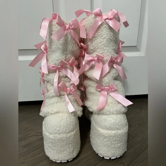 NWOB Dolls Kill / Sugar Thrillz Pinky Promise Snuggle Wonderland Platform Boots - Picture 4 of 6